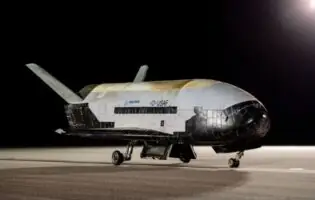 SpaceX успішно вивела на земну орбіту секретний космічний літак Пентагону
