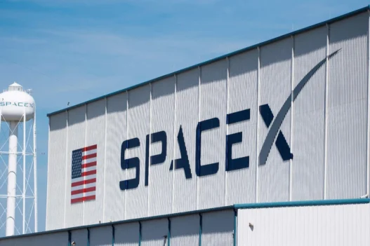 Компанія Ілона Маска SpaceX побудує завод із виробництва найбільших у світі ракет