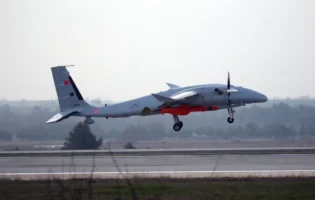 Турецькі розробники здійснили успішний запуск крилатої ракети Çakır з безпілотника Bayraktar Akıncı