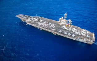 Розкриті технічні характеристики американського бойового авіаносця USS Carl Vinson