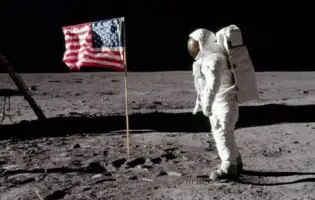 Астронавт NASA заявив, що культова космічна місія Apollo 11 на Місяць була фейком