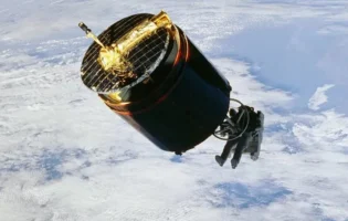 Астронавт NASA першим у світі вийшов у відкритий космос без жодного страхування