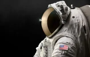 У NASA представили революційний скафандр для астронавтів з культової місії Artemis