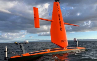 Американські розробники представили найбільший у світі надводний дрон Saildrone Surveyor