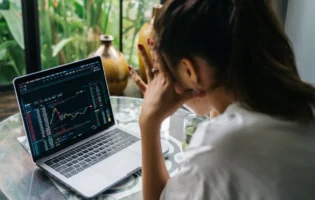 Криптокит продав рекордні 24 000 BTC на тлі обвалу флагмана ринку