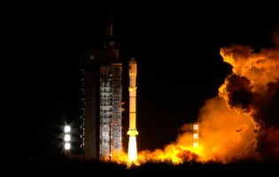 Китайські науковці першими у світі передаватимуть сонячну енергію з космосу на Землю