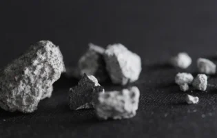 Вчені NASA знайшли на Землі метеорит віком понад 4,5 мільярдів років