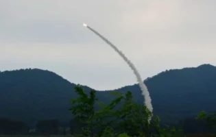 Північна Корея показала ракету, здатну обходити системи ППО