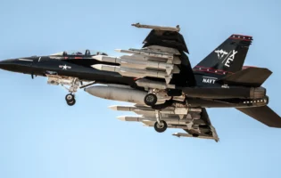 Американські розробники представили нову ракету AIM-174B класу «повітря–повітря» для винищувачів F/A‑18E Super Hornet