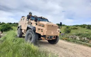Турецькі розробники представили бойовий панцерник Dragon, оснащений антидроновим комплексом