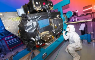 Вчені NASA покажуть, як атмосфера Землі зникає у космосі