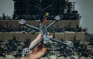Розкриті технічні характеристики українського FPV-дрона Kolibri
