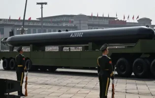 Китайські розробники представили бойові підводні дрони AJX002 класу XLUUV