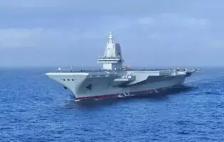 Китайські розробники вперше запустили винищувачі з авіаносця Fujian на електромагнітних катапультах
