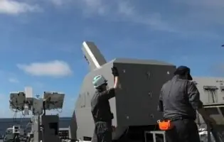 Японські розробники представили новітню рейкову гармату для бойових фрегатів