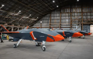 Австралійські розробники успішно випробували бойовий дрон MQ-28 Ghost Bat, що може самостійно вести повітряний бій