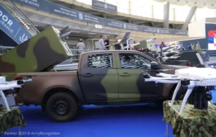 Сербські розробники представили новітній ударний дрон Stršljen