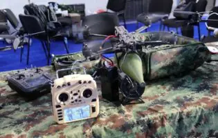 Сербські розробники представили ударний FPV-дрон Komarac 2A