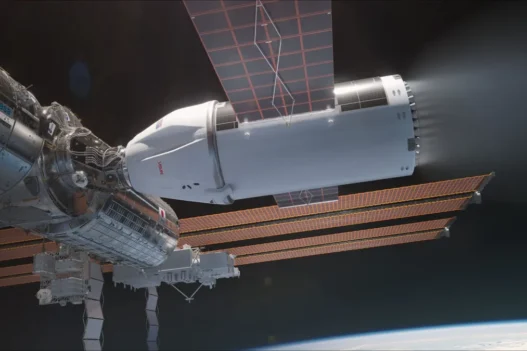 Апарат SpaceX Dragon захищатиме МКС від падіння на Землю замість російських космічних кораблів