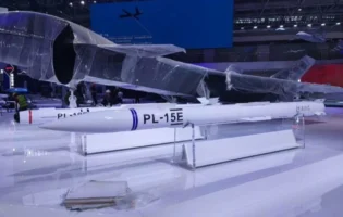 Розкриті технічні характеристики китайської ракети PL-15E класу “повітря-повітря”