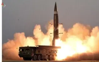 Розробники з Північної Кореї випробували нову балістичну ракету Hwasong-11