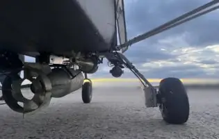 Українські розробники перетворили літаки SkyRanger на безпілотні бомбардувальники