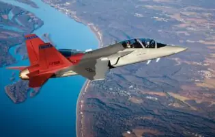 Розробники Boeing вперше успішно керували військовим літаком T‑7A Red Hawk на відстані понад 200 кілометрів
