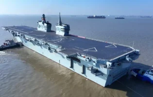 Китайські розробники представили перший у світі бойовий корабель Type 076 Sichuan, оснащений електромагнітною катапультою