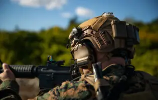 Канадські розробники представили інноваційний тактичний шолом Caiman UL для підрозділів спеціальних операцій