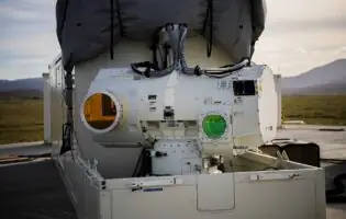 Британська лазерна система DragonFire успішно знищила бойовий дрон на швидкості 650 км/год