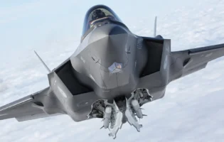 Грецькі розробники інтегрують ракети AIM-120D у винищувачі F‑35A Lightning II