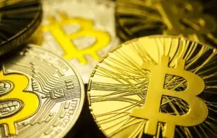 Криптовалютні трейдери за тиждень продали цифрові активи на рекордні  мільярди
