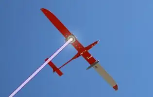 Американські розробники представили лазерну систему бездротової підзарядки дронів у польоті