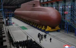 Розробники з КНДР створюють перший вітчизняний атомний підводний човен