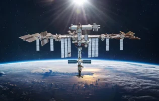 Вперше в історії до МКС приєднано вісім космічних кораблів відразу