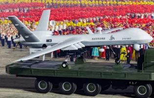 Розробники з Північної Кореї представили власний аналог американських бойових дронів RQ‑4 Global Hawk
