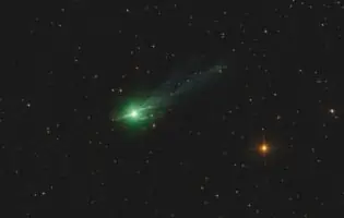 Астрономи зафіксували унікальний антихвіст комети 3I/ATLAS завдовжки понад 500 тисяч кілометрів