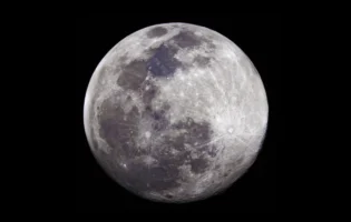 Загроза для екіпажу: NASA терміново вивчає горіння на Місяці