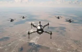 Розробники Lockheed Martin представили систему, яка дозволяє оператору одночасно керувати дронами різних класів