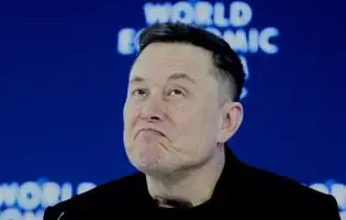 Ілон Маск заявив, що штучний інтелект стане розумнішими за людство вже у 2026 році