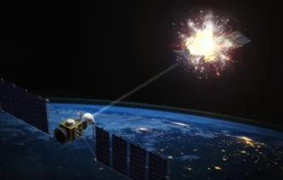 Вчені запропонували знищувати космічне сміття на орбіті Землі за допомогою інноваційного лазера