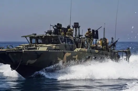 Шведські розробники інтегрують гармати Seasnake 30 у бойові катери CB90