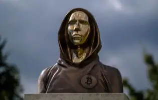 Аналітики CryptoQuant розповіли, що відбудеться з криптовалютними статками розробника біткоїна