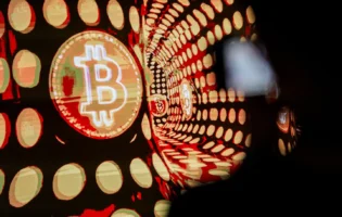 Біткоїн провалив рівень  000