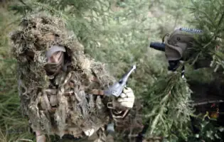 Швейцарські розробники інтегрують розвідувальні дрони Black Hornet 4 у БМП Piranha 8x8