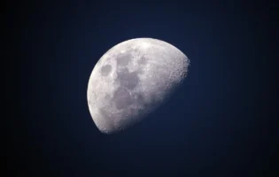 Науковці довели, що Місяць постійно зменшується у розмірах