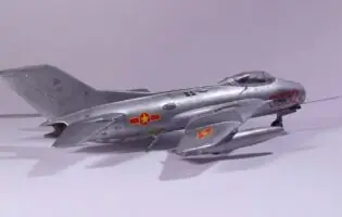 Китайські розробники переобладнають винищувачі J‑6 у бойові дрони