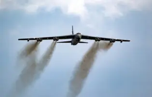 Американські розробники інтегрували крилаті ракети AGM-158 у бойові літаки B‑52H Stratofortress