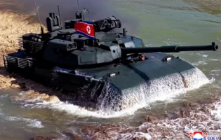 Розробники з Північної Кореї представили новий бойовий танк Chonma-20