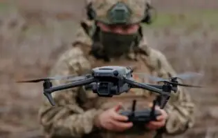 Українські розробники представили новий дрон Славік, що є аналогом DJI Mavic